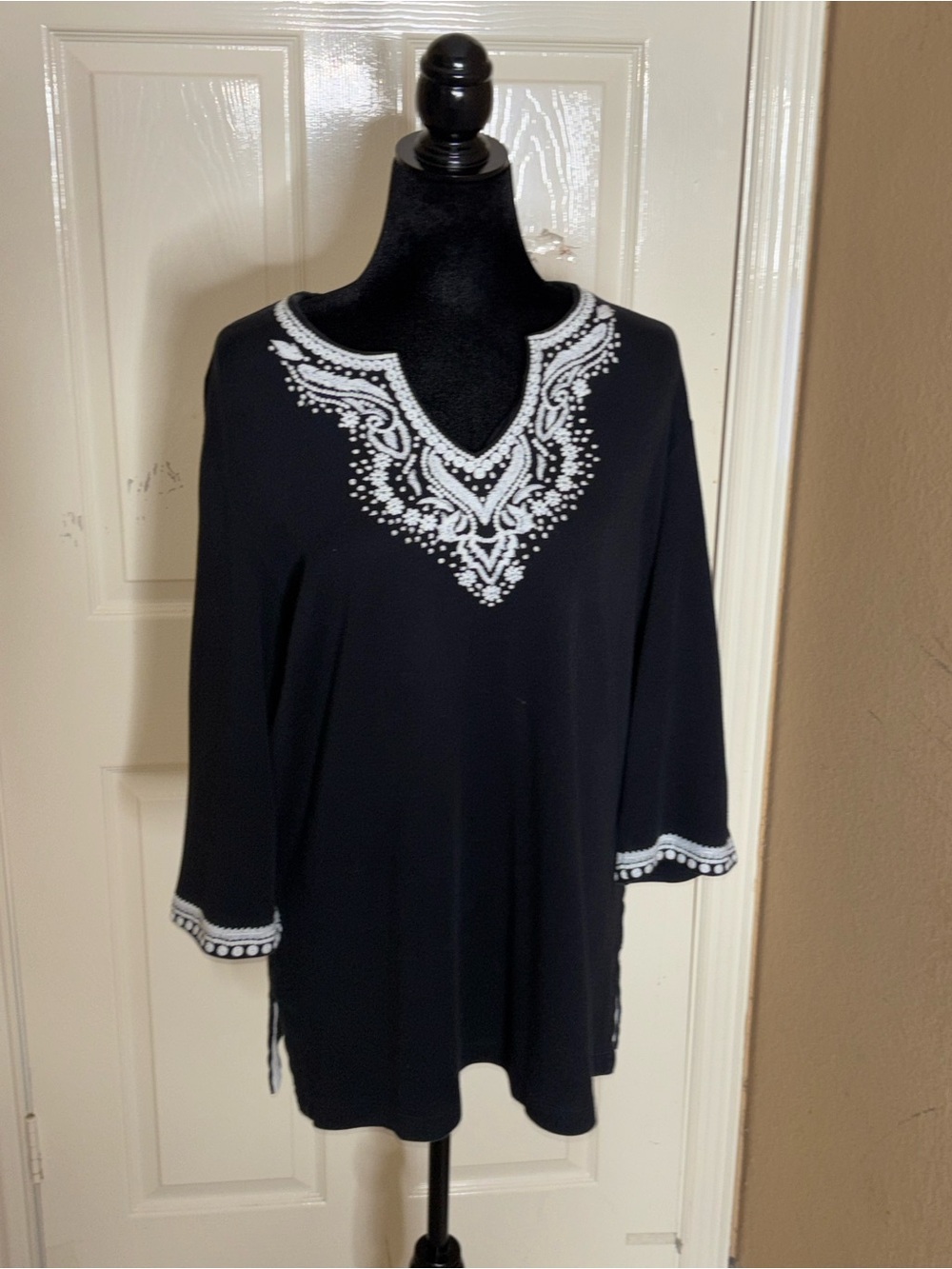 Johnny Was tunic blouse women XL black & white floral - Picture 2 of 10